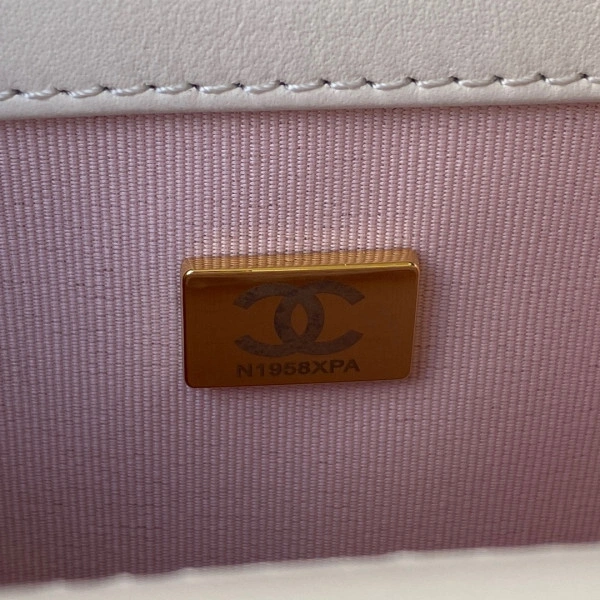 WellDesigned CHANEL MINI BOY HANDBAG 211 - Image 10