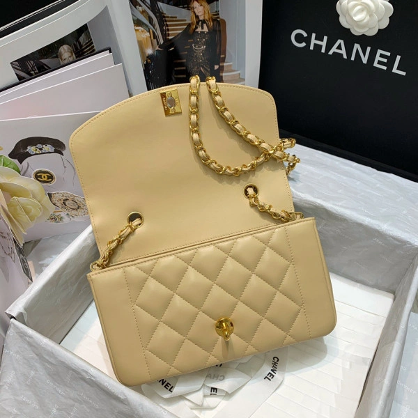 CHANEL FLAP BAG WellDesigned 652 - Image 10