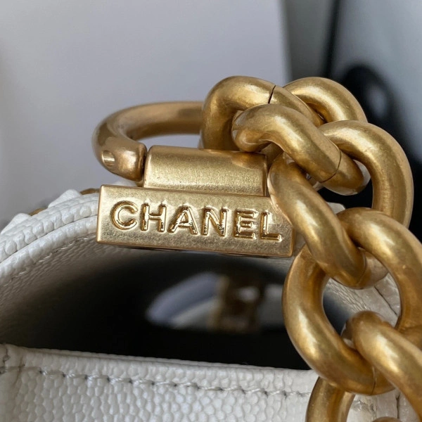 WellDesigned CHANEL BOY BAG 224 - Image 7