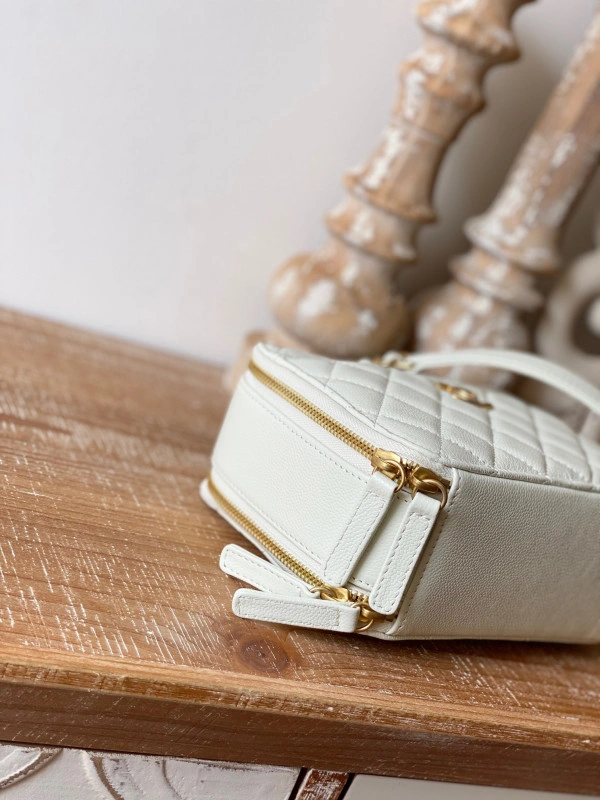 StreetReady CHANEL VANITY CASE 1254 - Image 6