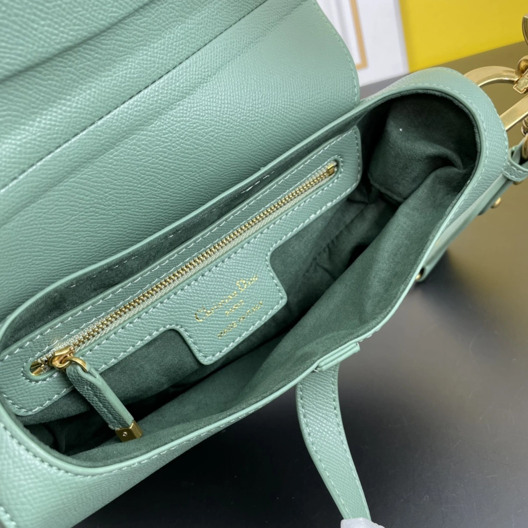 Affordable 3313 Christian Dior AAA Quality Messenger Bags For Women - Image 7