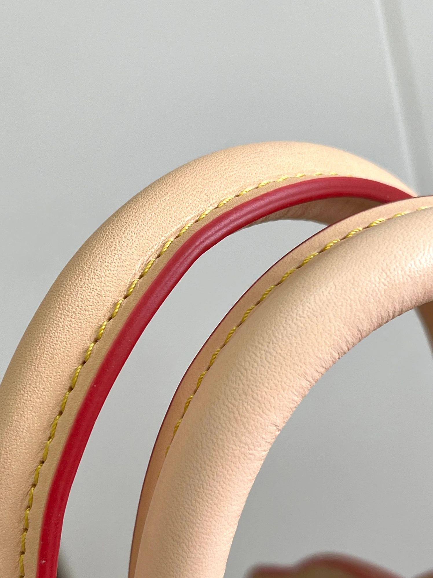 AllSeason 3791 Louis Vuitton Travel Bags - Image 4