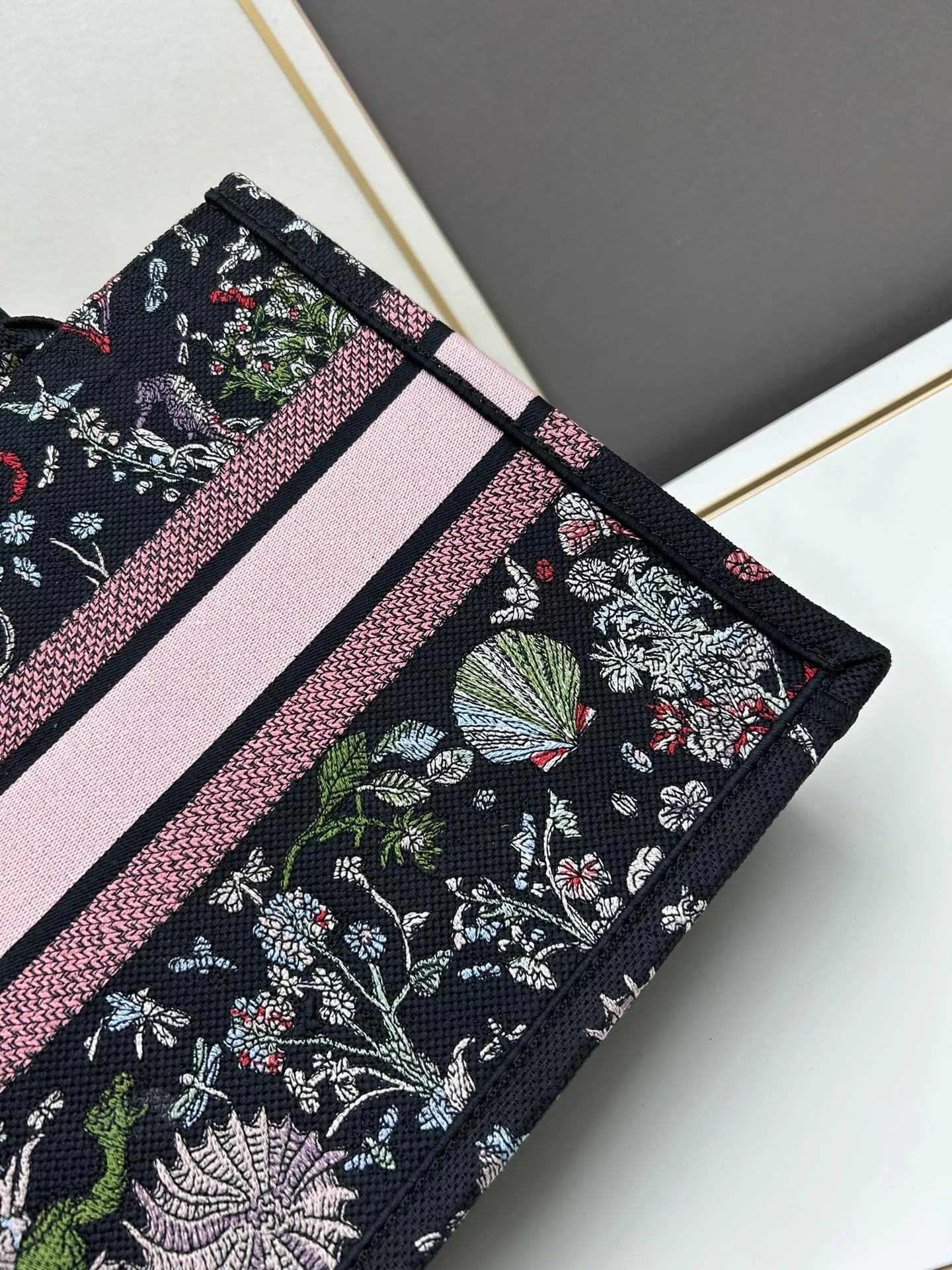 AllSeason 4956 Christian Dior AAA Quality Tote-Handbags For Women - Image 6