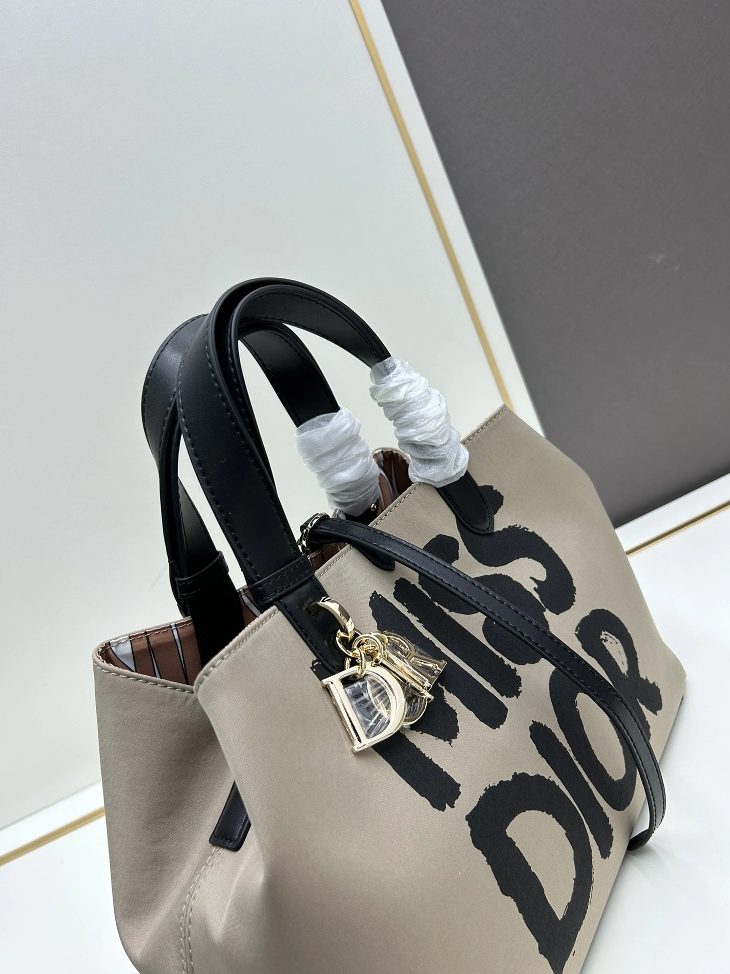 AllSeason 514 Christian Dior AAA Quality Handbags For Women - Image 4