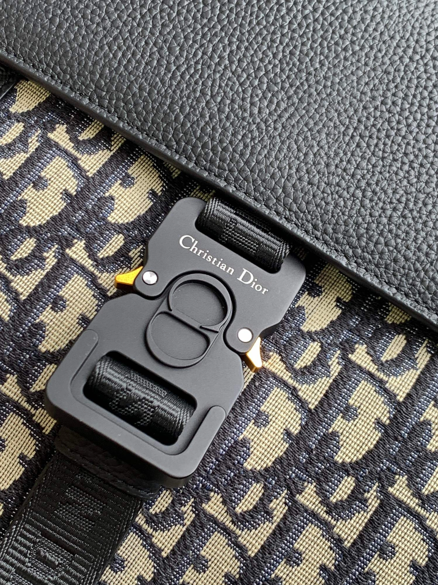 BestValue 9215 Christian Dior AAA Man Backpacks - Image 5