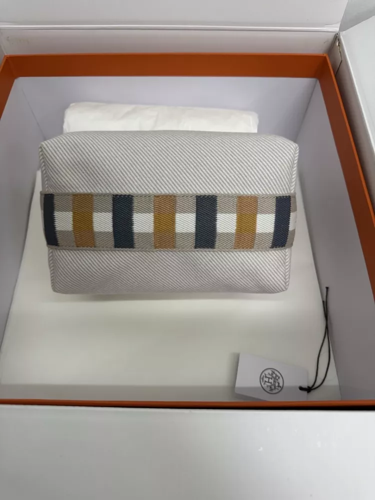 Bold 1619 Hermes AAA Quality Handbags For Women - Image 3