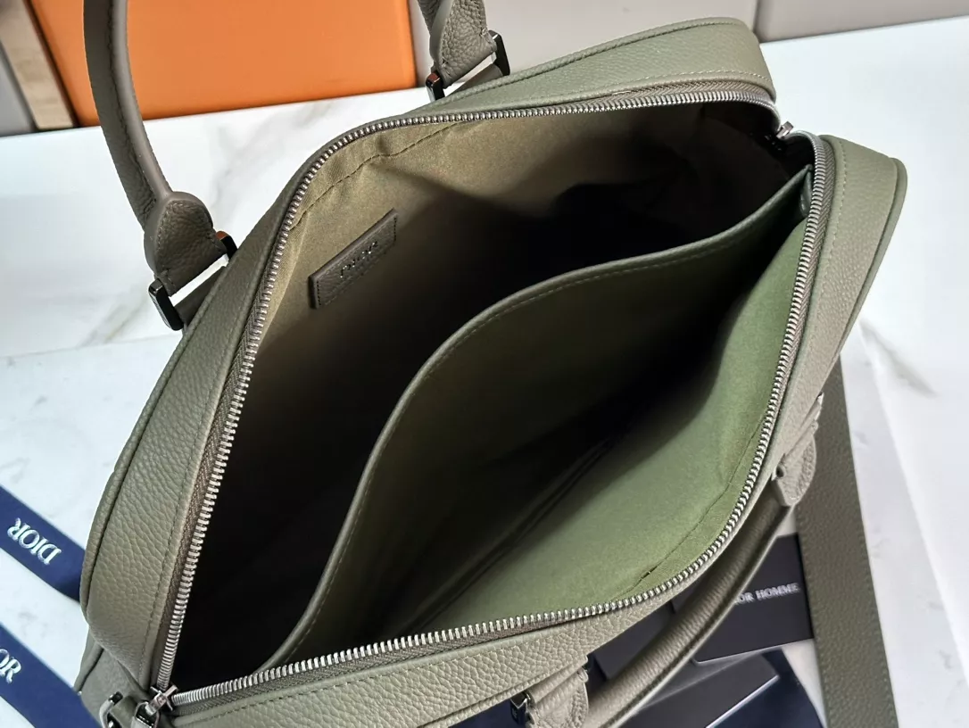 Bold 2213 Christian Dior AAA Man Handbags - Image 8
