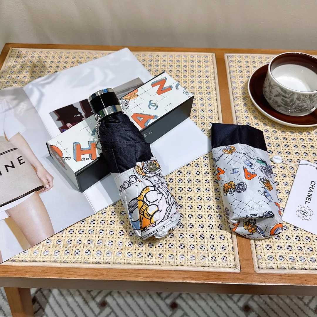 Bold 2426 Chanel Umbrellas