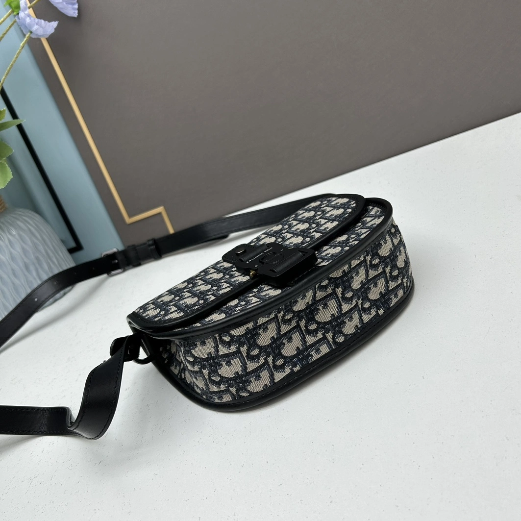 Breathable 2566 Christian Dior AAA Quality Messenger Bags For Unisex - Image 4