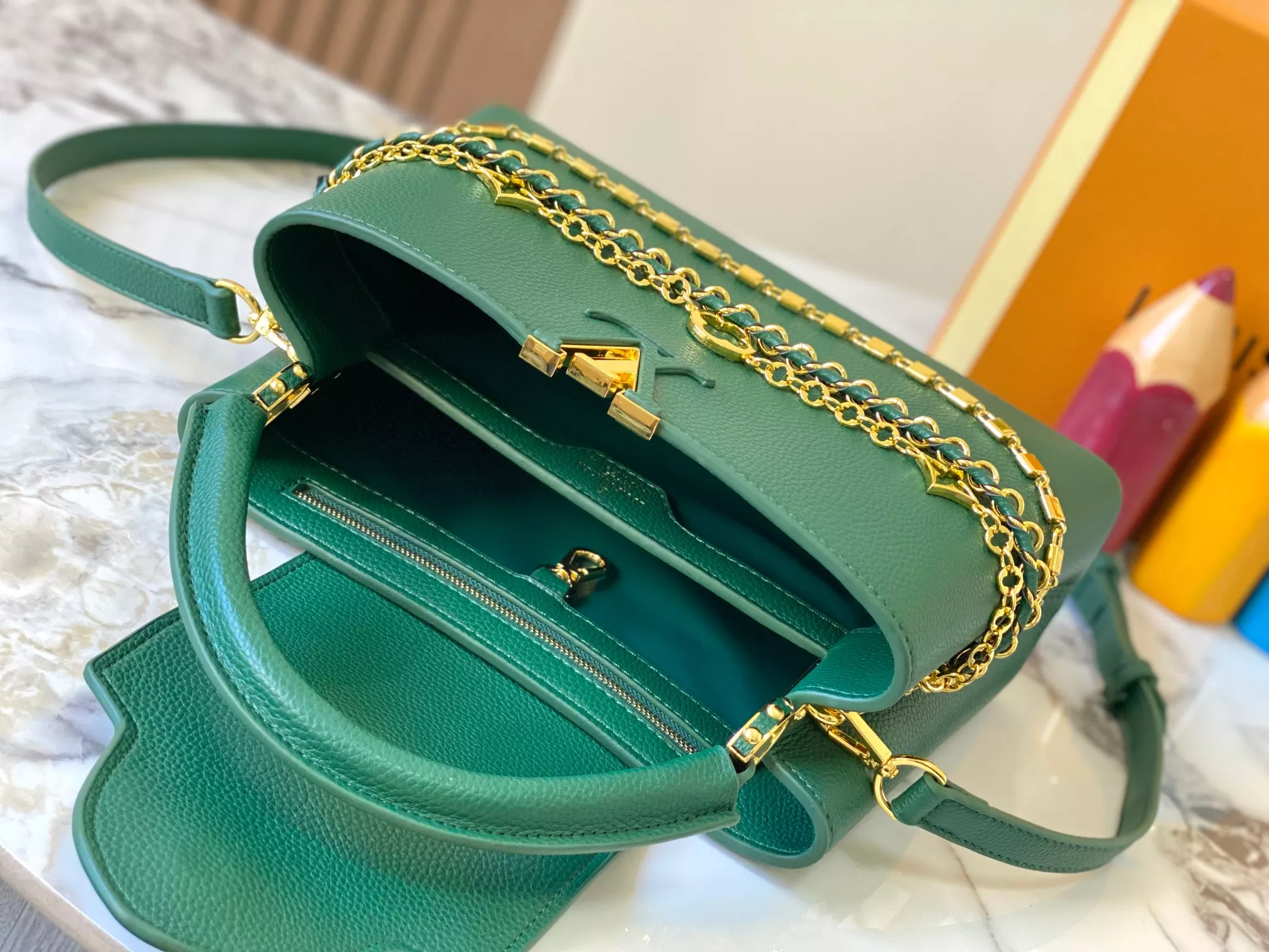 Breathable 3414 Louis Vuitton AAA Quality Messenger Bags For Women - Image 8