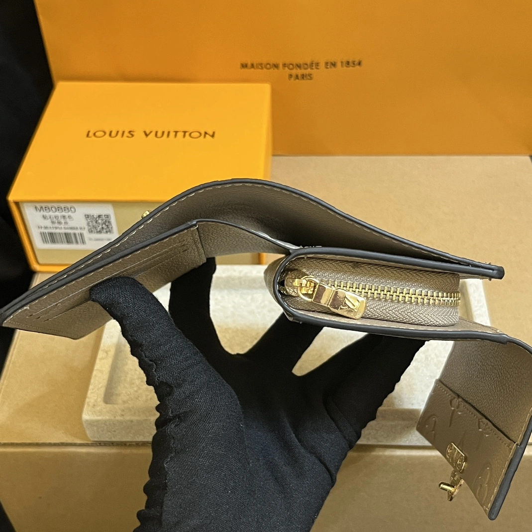 Breathable 3607 Louis Vuitton LV Card Case For Women - Image 7