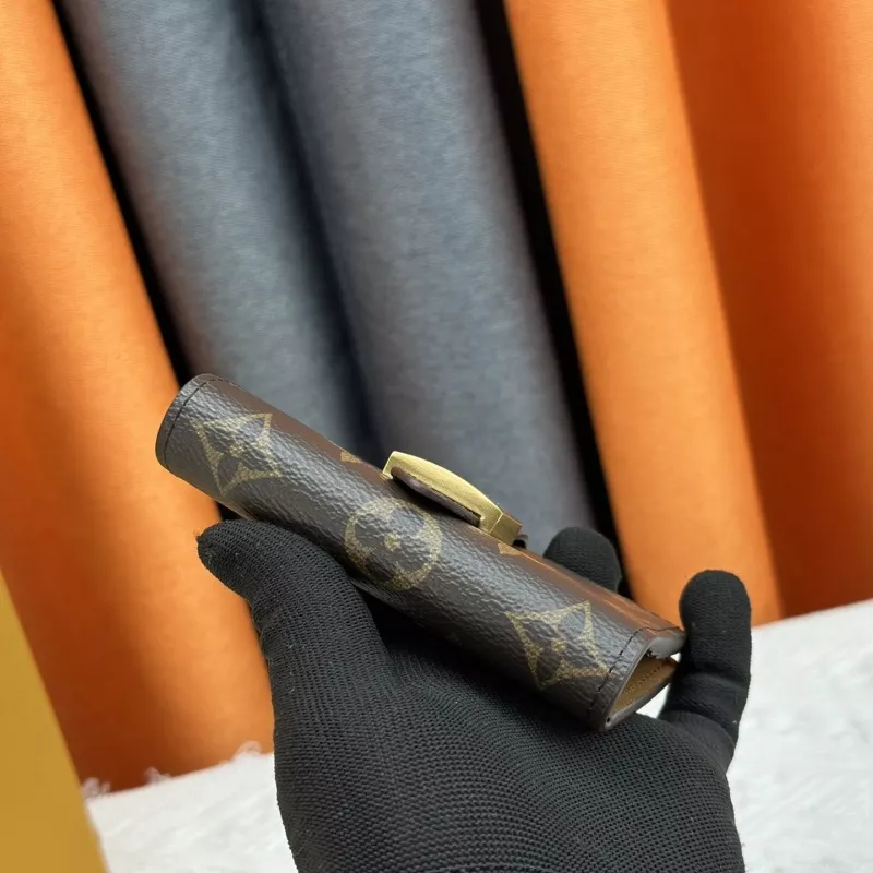 Breathable 4919 Louis Vuitton LV Card Case In Coffee - Image 3