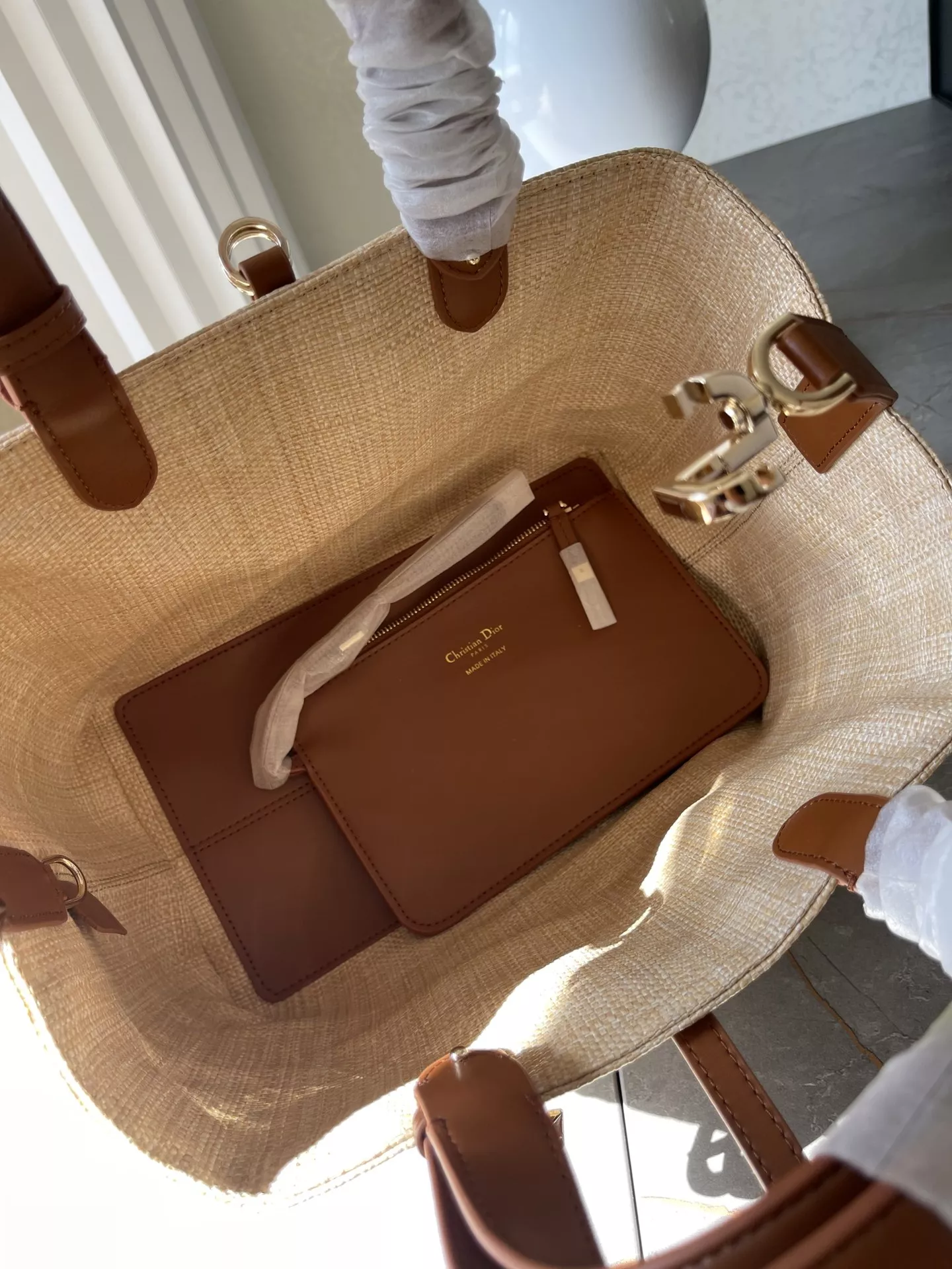 Breathable 5676 Christian Dior AAA Quality Handbags For Women - Image 8