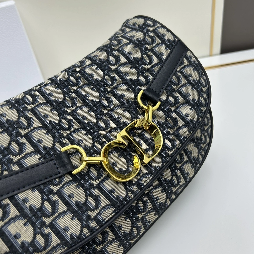 Breathable 9058 Christian Dior AAA Quality Messenger Bags For Women - Image 4