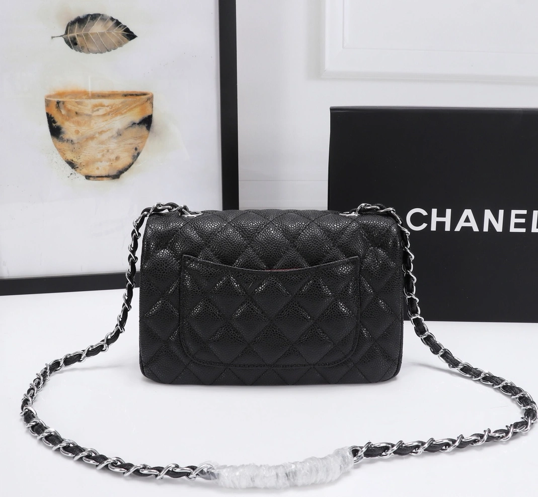 Chanel AAA Quality Messenger Bags For Women AllSeason 3965 - Image 4