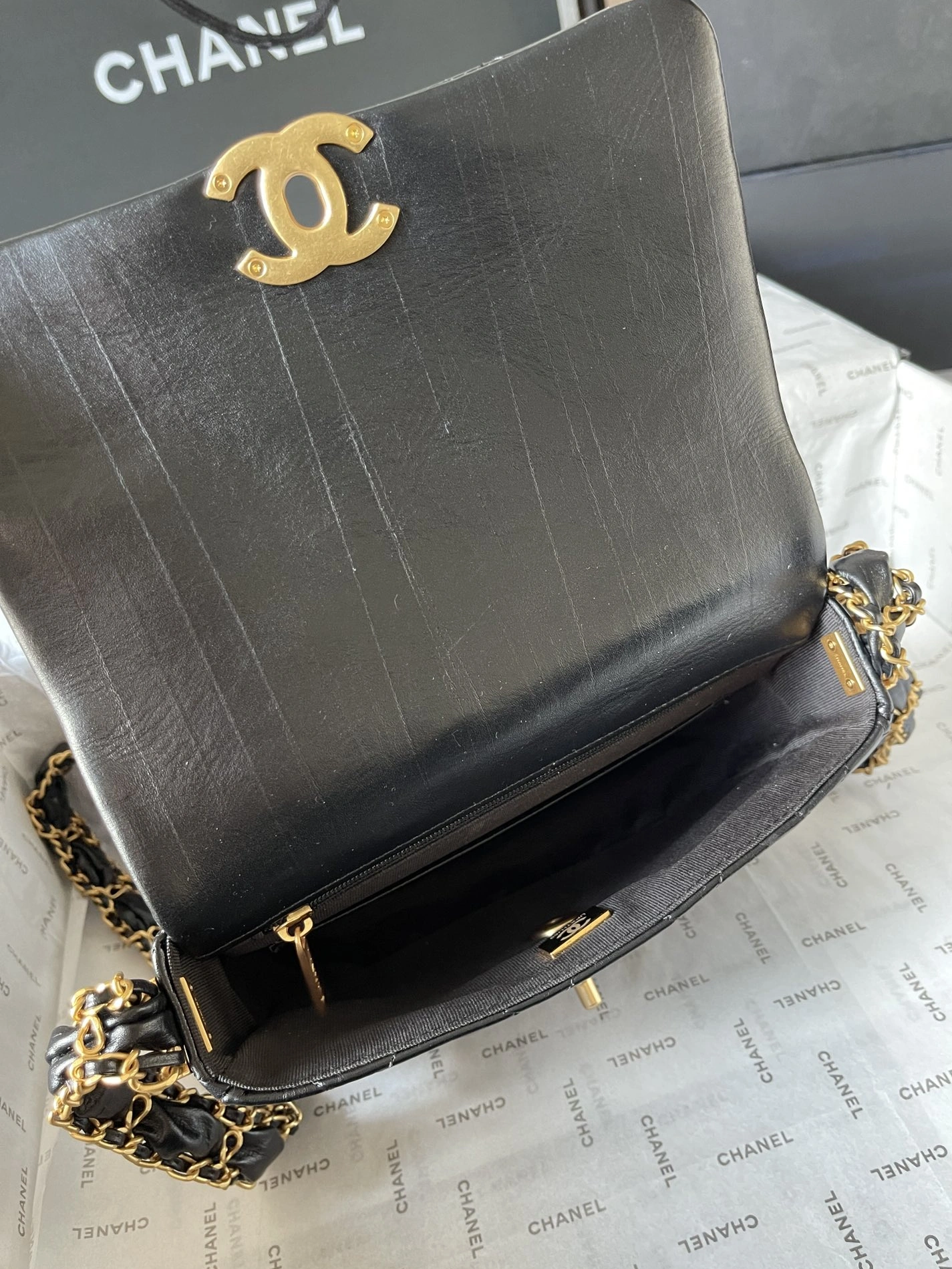 Chanel AAA Quality Messenger Bags For Women Breathable 2071 - Image 8