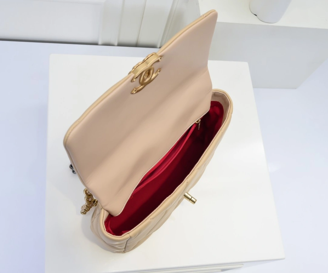 Chanel AAA Quality Messenger Bags For Women Comfortable 1124 - Image 6