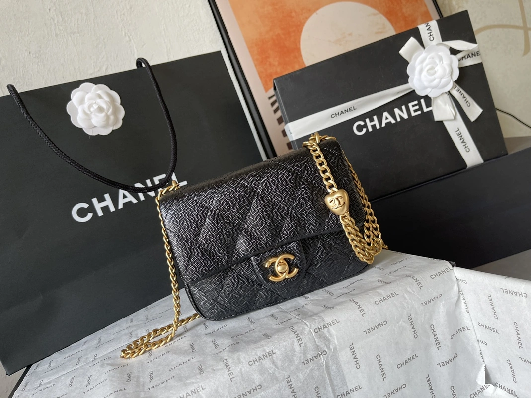 Chanel AAA Quality Messenger Bags For Women Comfortable 750