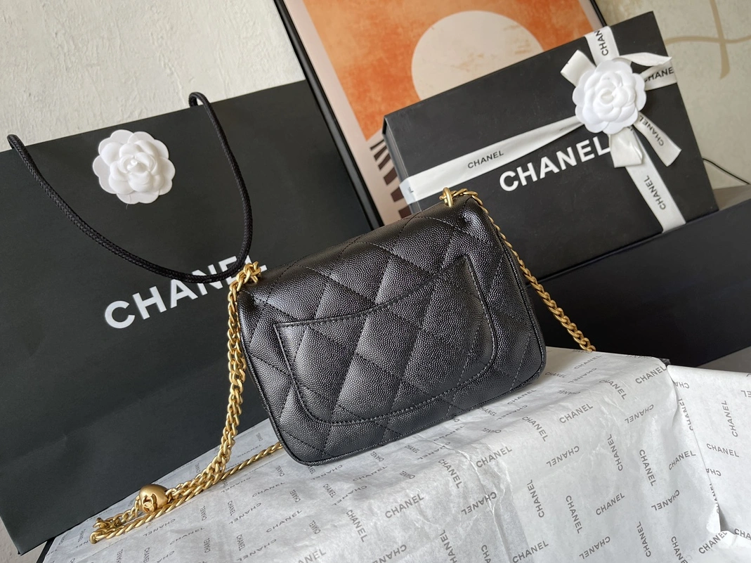 Chanel AAA Quality Messenger Bags For Women Comfortable 750 - Image 4