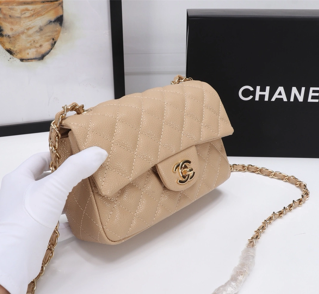 Chanel AAA Quality Messenger Bags For Women Compact 9410