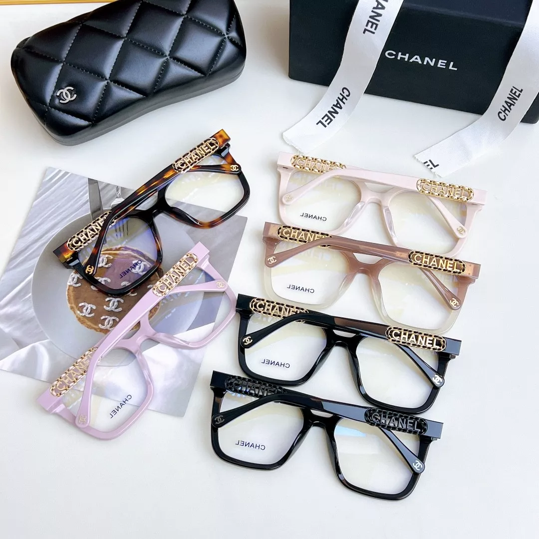 Chanel Goggles Compact 8919 - Image 3