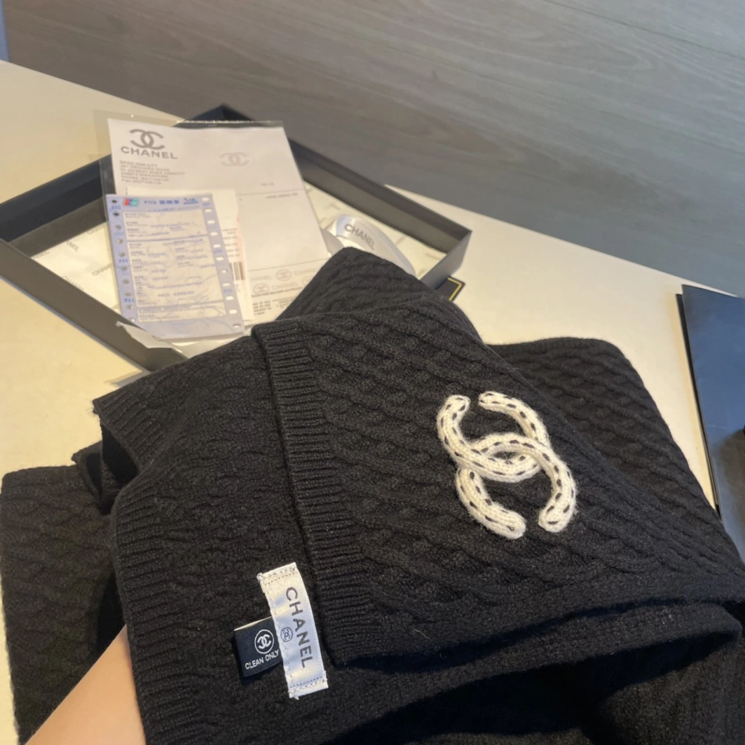 Chanel Scarves Lightweight 3999 - Image 3
