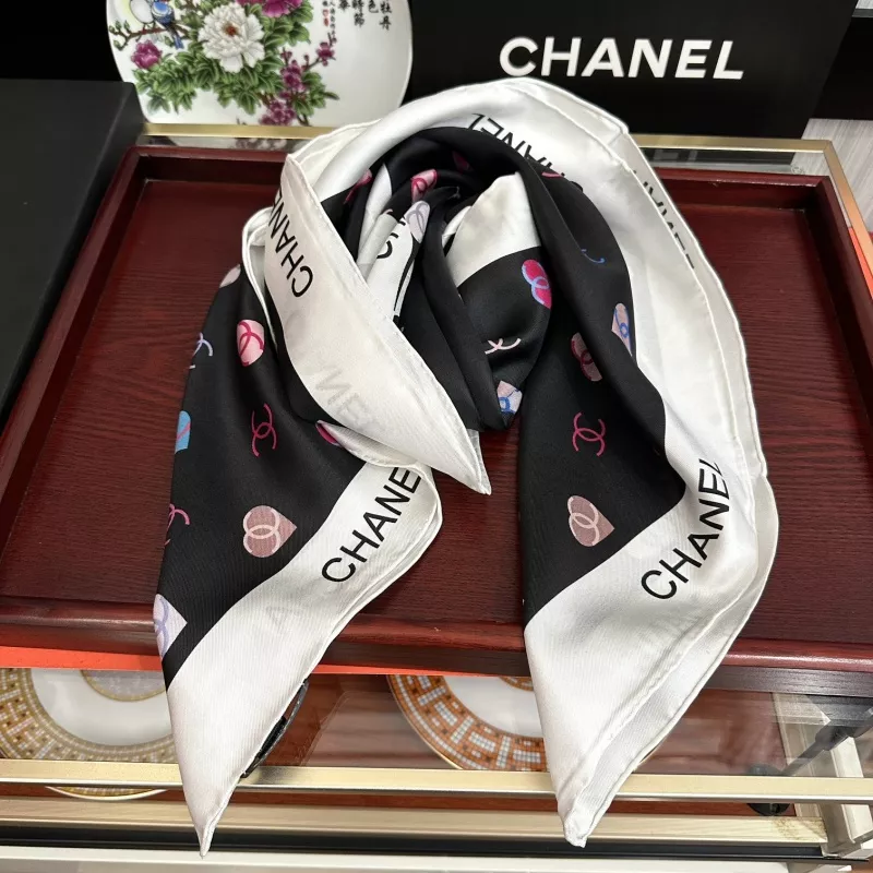 Chanel Silk Squares ModernLook 4235 - Image 3