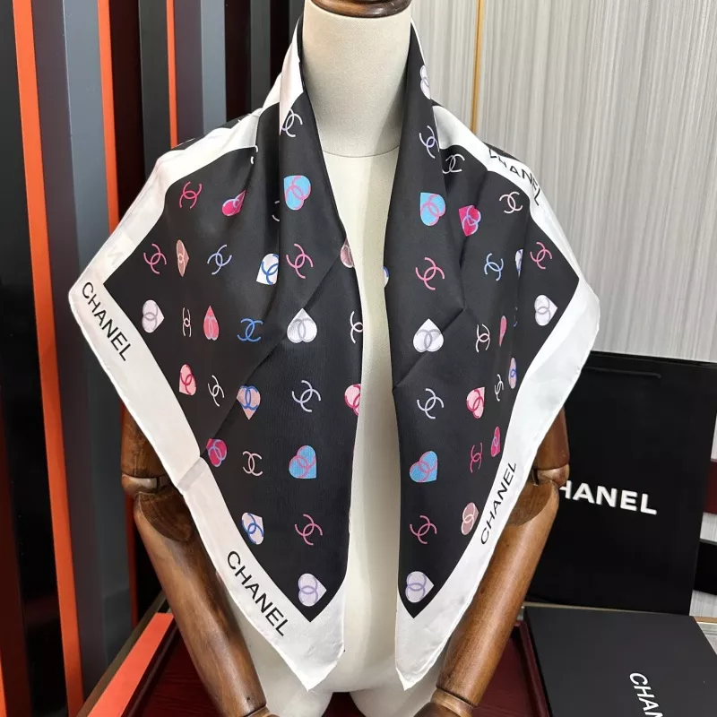 Chanel Silk Squares ModernLook 4235 - Image 6