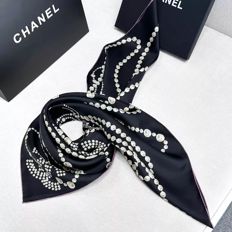 Chanel Silk Squares WellDesigned 8506 - Image 3