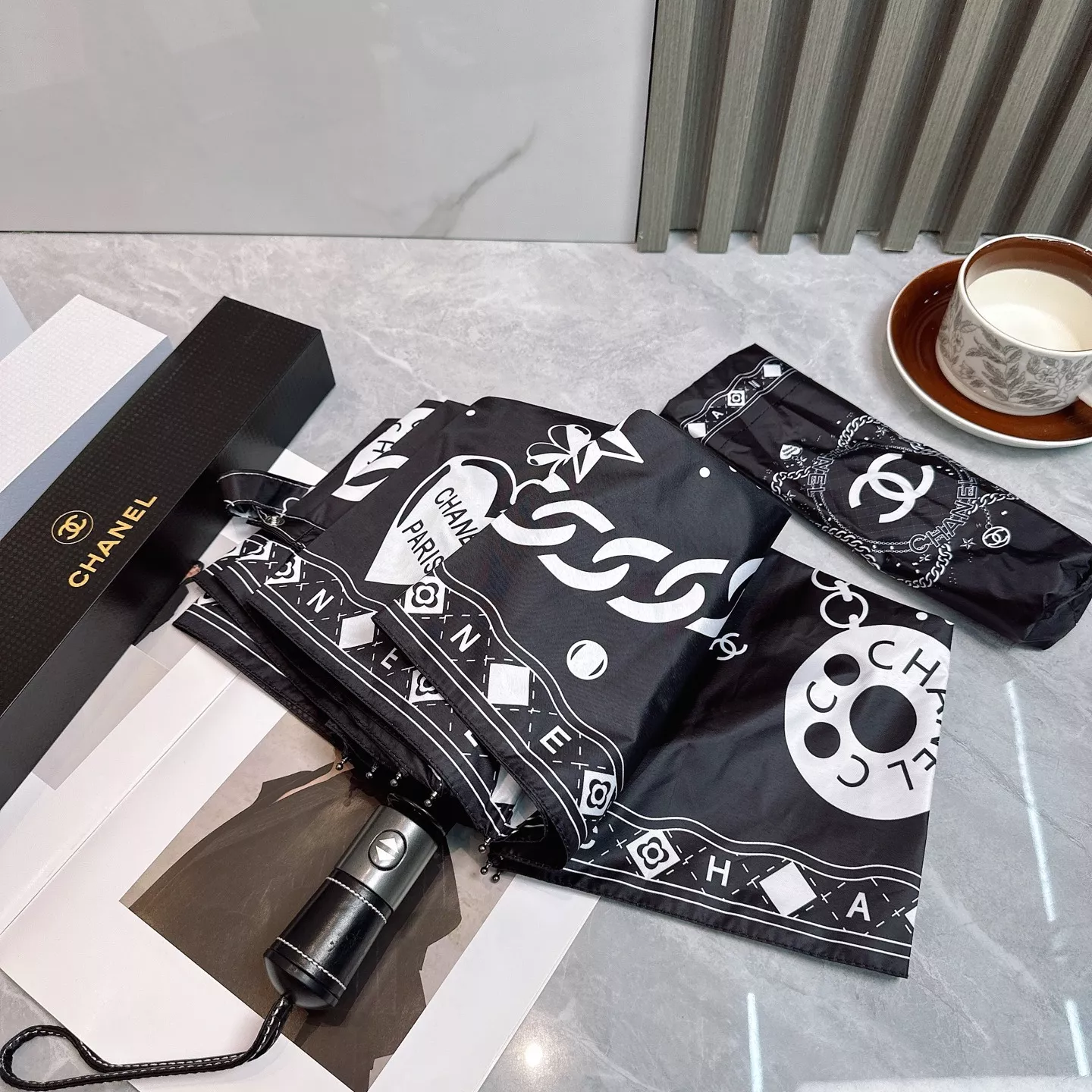 Chanel Umbrellas EyeCatching 2677 - Image 4