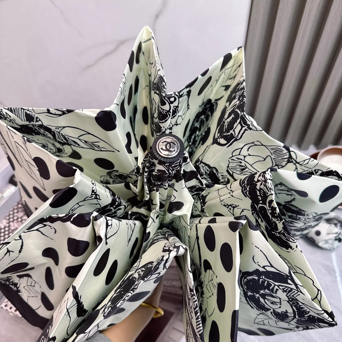 Chanel Umbrellas HighQuality 6646 - Image 5