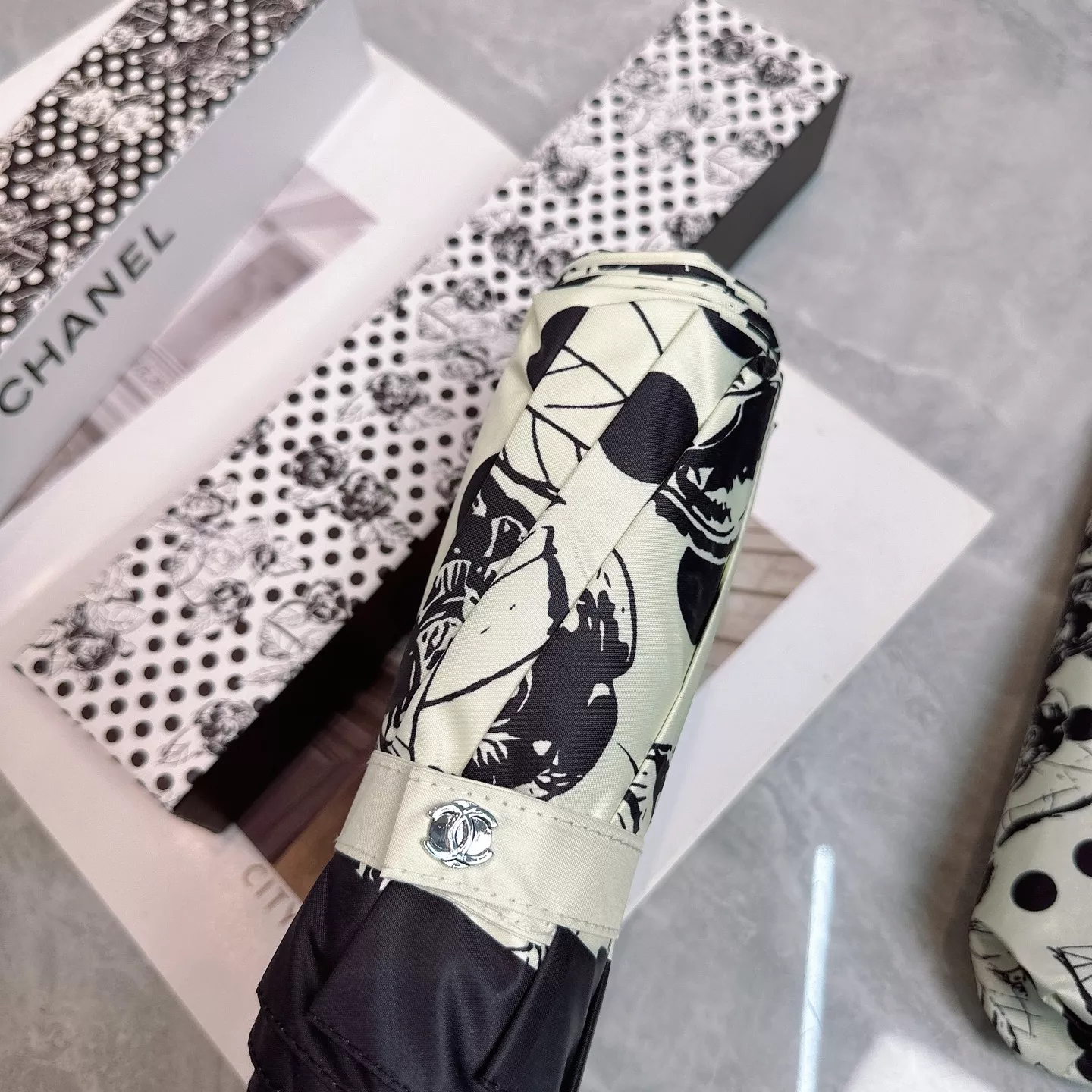 Chanel Umbrellas HighQuality 6646 - Image 7