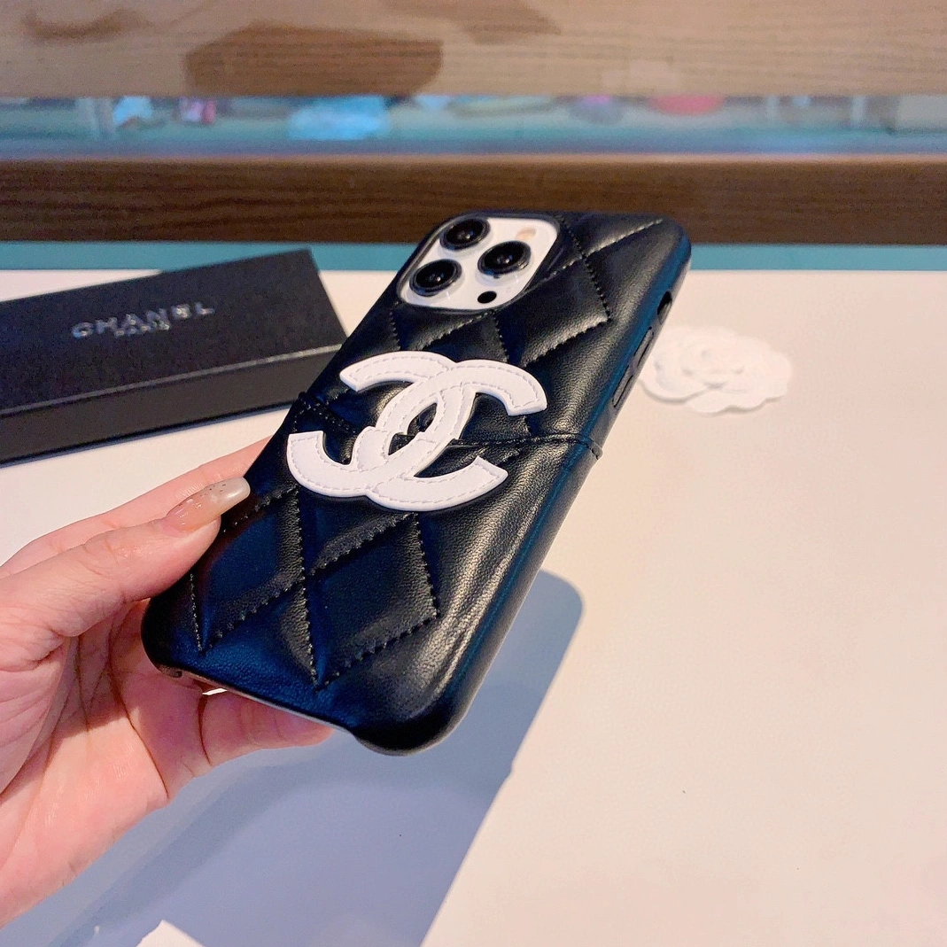 Chanel iPhone Case Sophisticated 9020 - Image 5