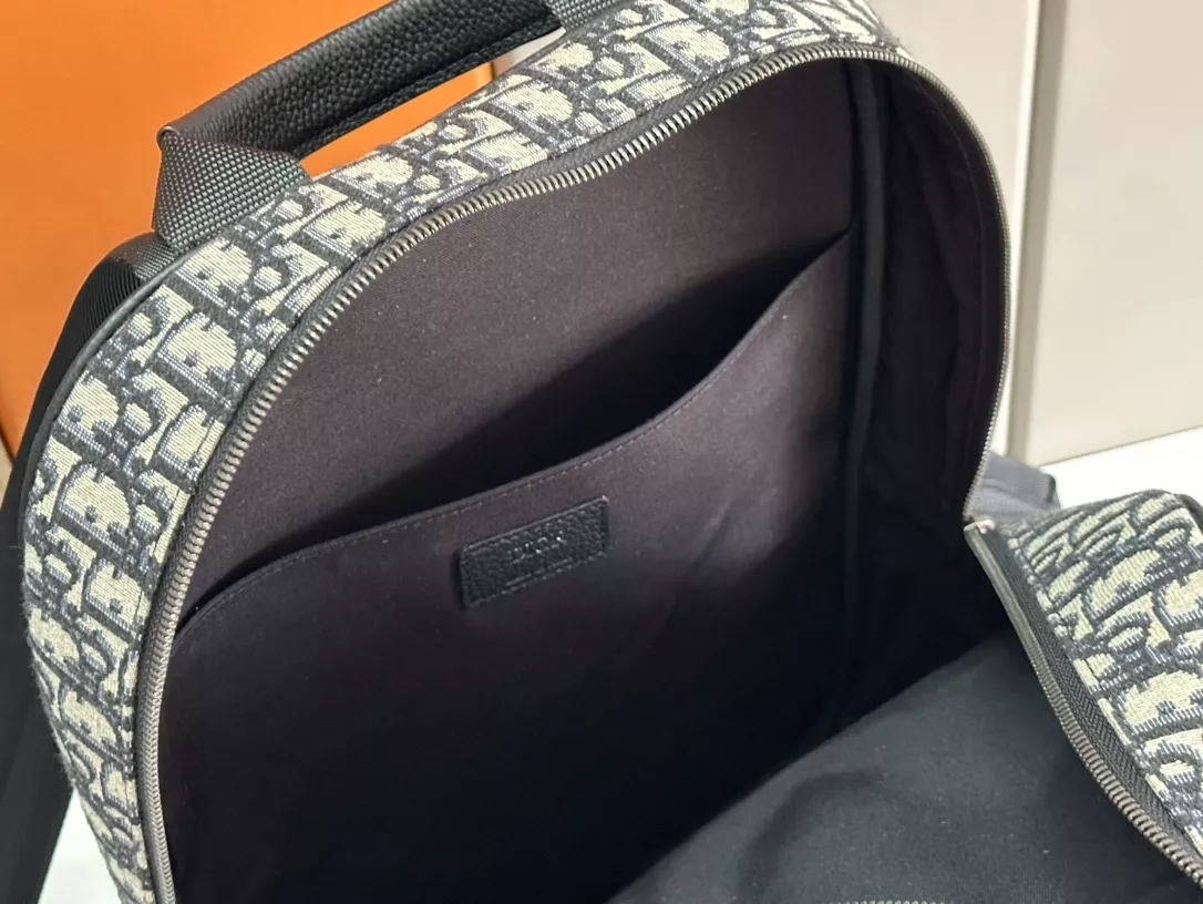 Christian Dior AAA Man Backpacks Elegant 8282 - Image 7