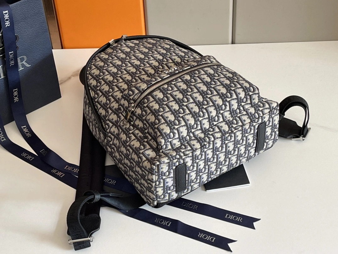 Christian Dior AAA Man Backpacks WellDesigned 3213 - Image 3