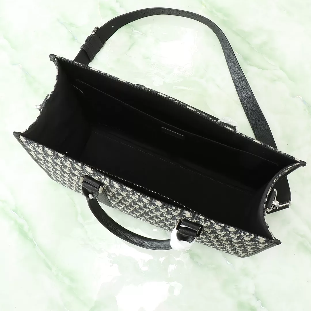 Christian Dior AAA Man Handbags Minimalist 2427 - Image 7