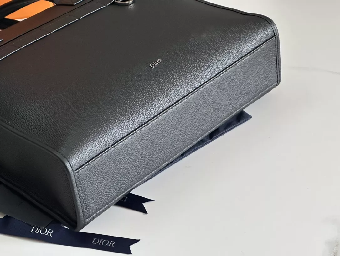 Christian Dior AAA Man Handbags Trendsetting 4868 - Image 4