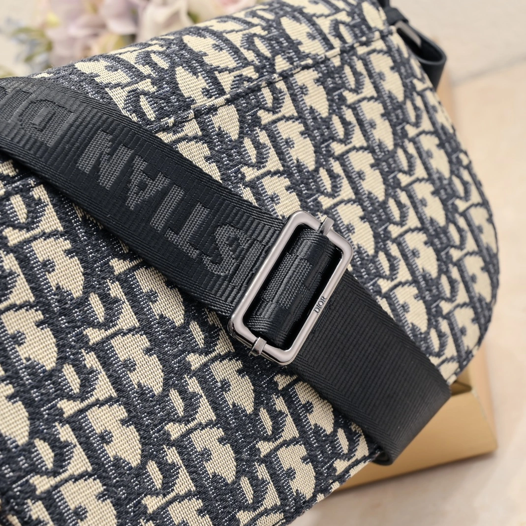 Christian Dior AAA Man Messenger Bags Classic 8529 - Image 6