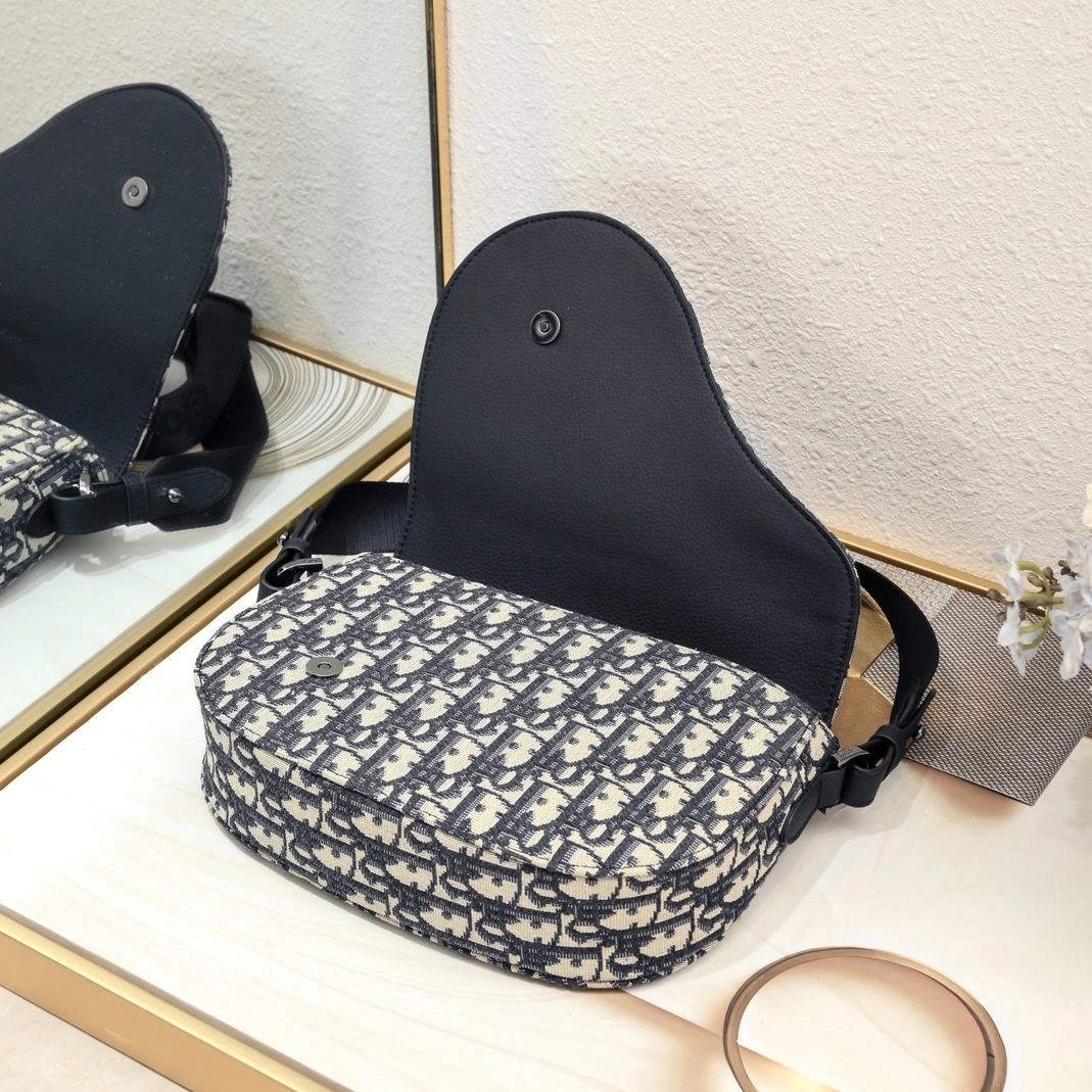 Christian Dior AAA Man Messenger Bags Classic 8529 - Image 7