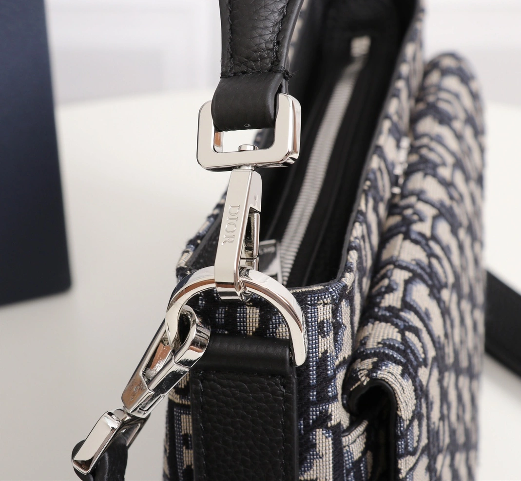 Christian Dior AAA Man Messenger Bags Modern 7749 - Image 5