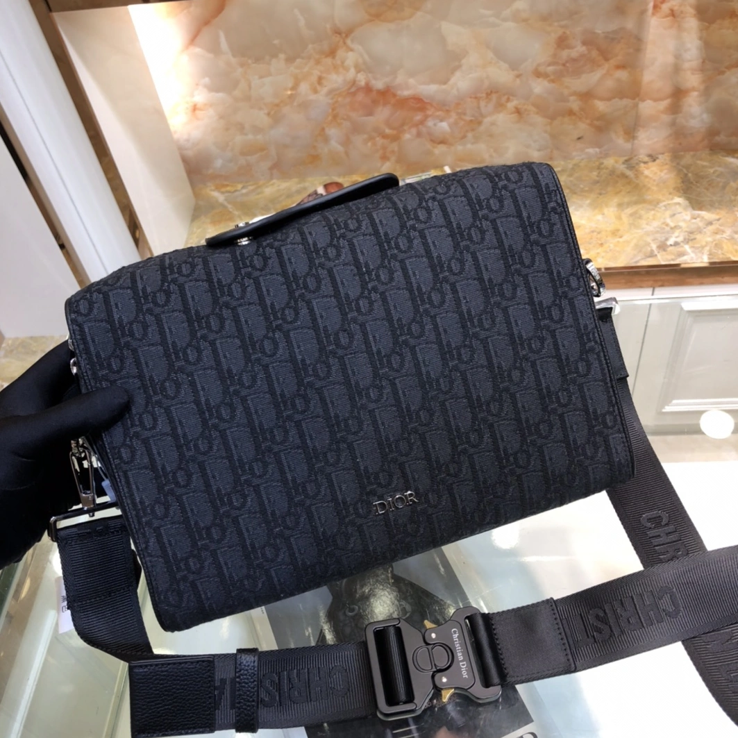 Christian Dior AAA Man Messenger Bags Resilient 3429 - Image 3