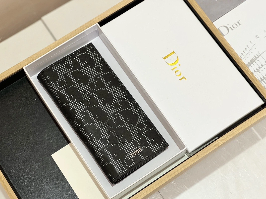 Christian Dior AAA Man Wallets Refined 9426 - Image 3