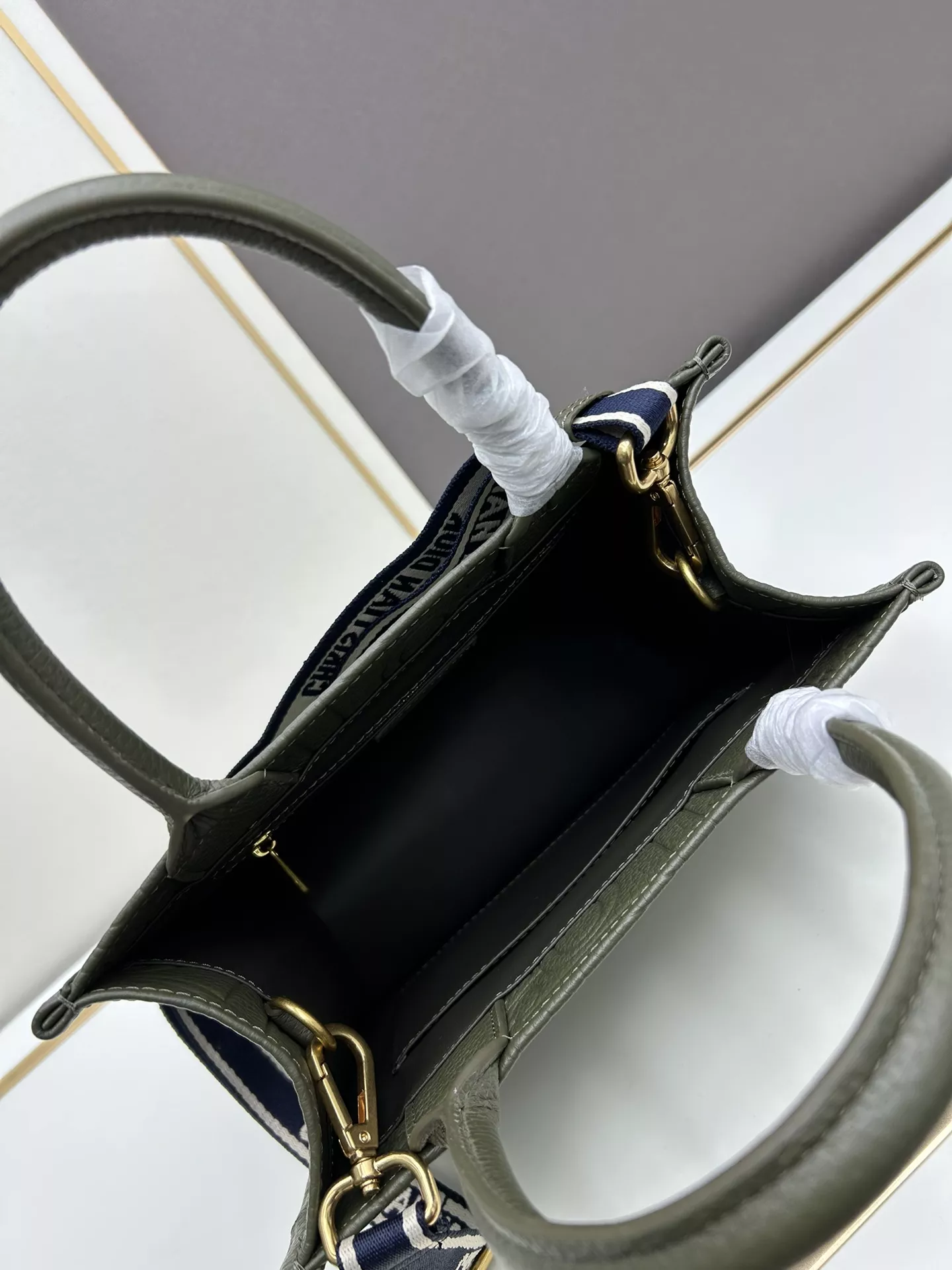 Christian Dior AAA Quality Handbags For Women Bold 2203 - Image 7