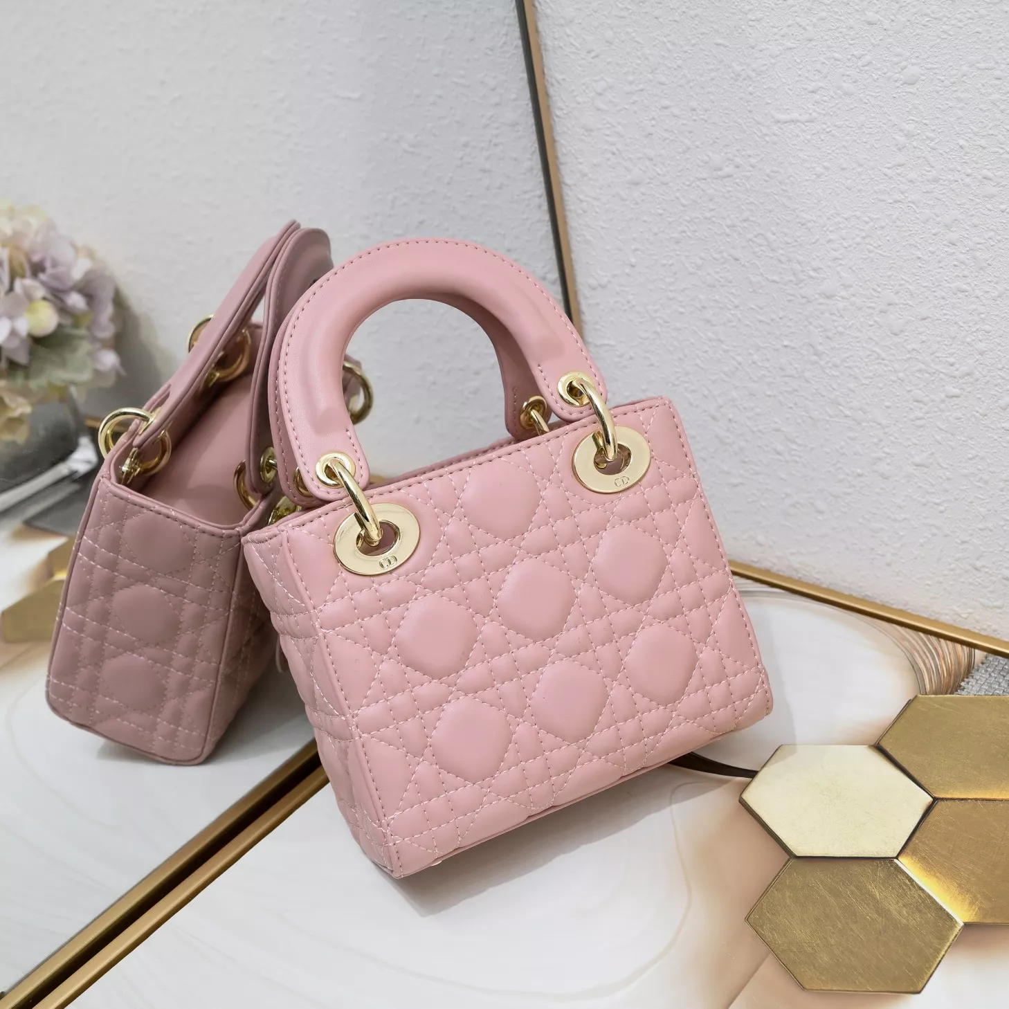 Christian Dior AAA Quality Handbags For Women Breathable 8146