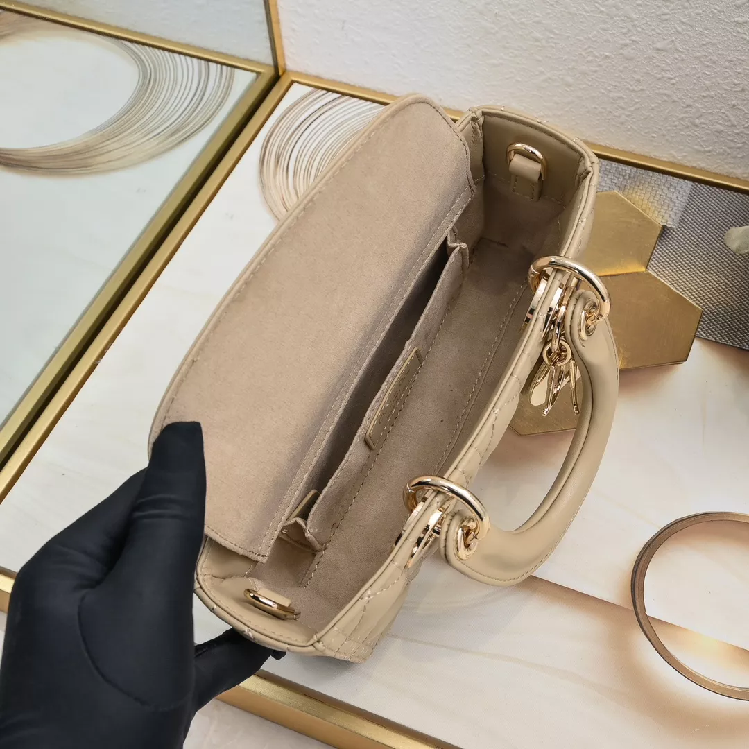 Christian Dior AAA Quality Handbags For Women Comfortable 2920 - Image 8