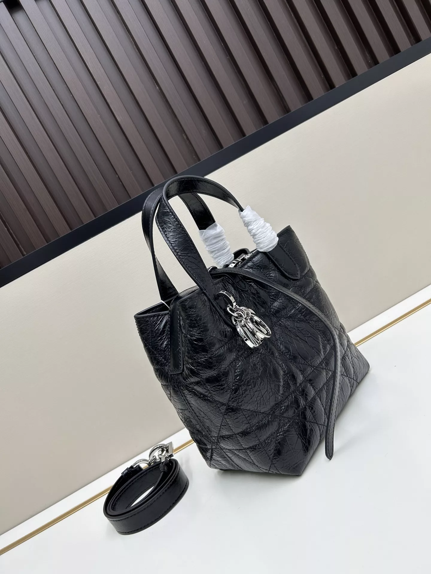 Christian Dior AAA Quality Handbags For Women Minimalist 5242