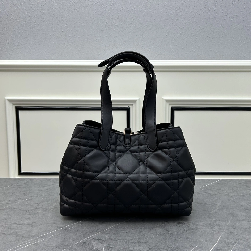 Christian Dior AAA Quality Handbags For Women Soft 3597