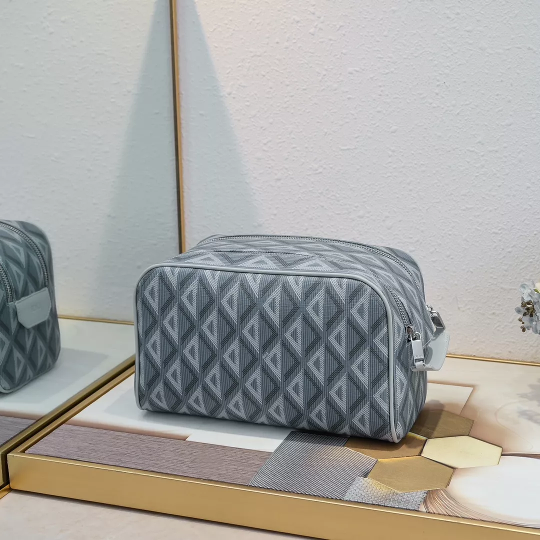 Christian Dior AAA Quality Handbags For Women Versatile 645