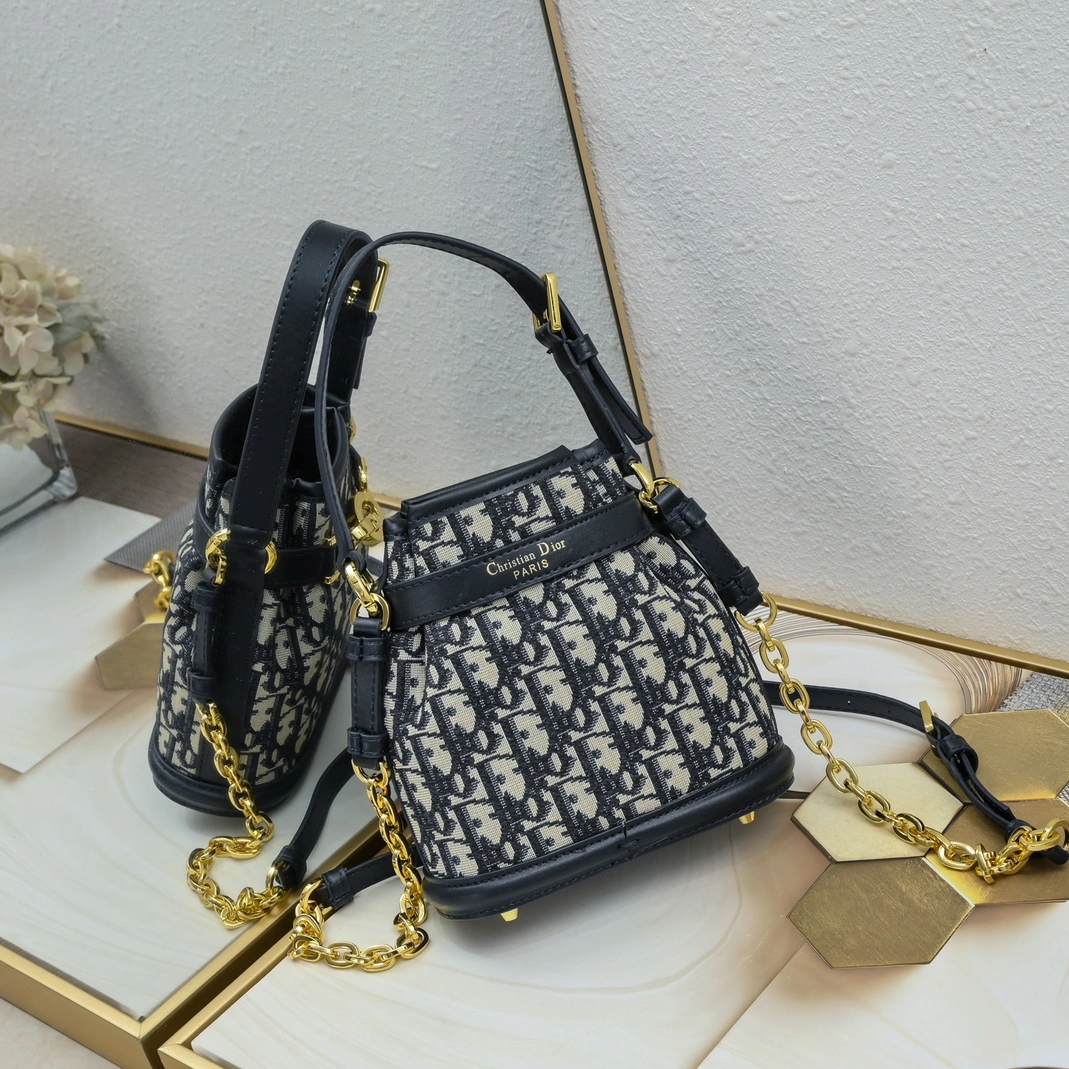 Christian Dior AAA Quality Messenger Bags For Women AllSeason 5980 - Image 3