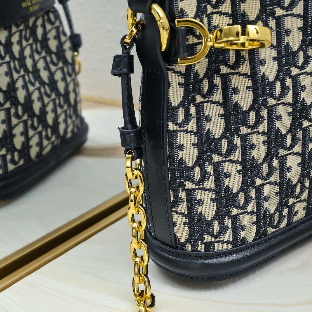 Christian Dior AAA Quality Messenger Bags For Women AllSeason 5980 - Image 4